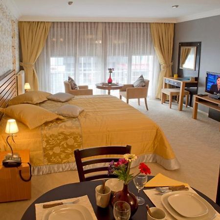 The Bosphorus House Aparthotel อิสตันบูล ภายนอก รูปภาพ